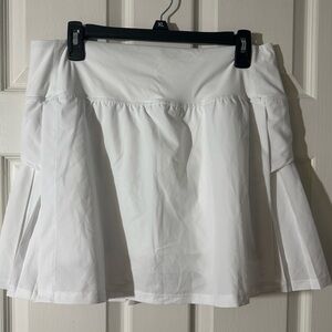 Halara white tennis skirt